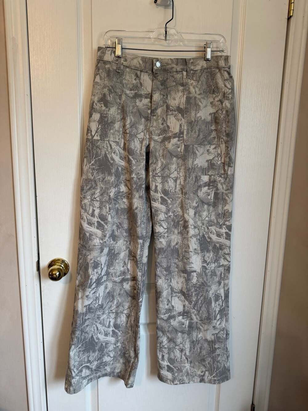 No Boundaries Cargo Pants Size M (8-10) Gray Realtree Camouflage Wide Leg